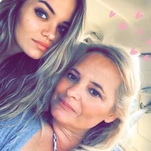 Meet your Posher, Elizabeth daley